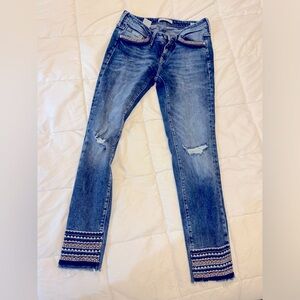 Though I’d give mid rise a try but I’m a high rise girlie. I only wore once.